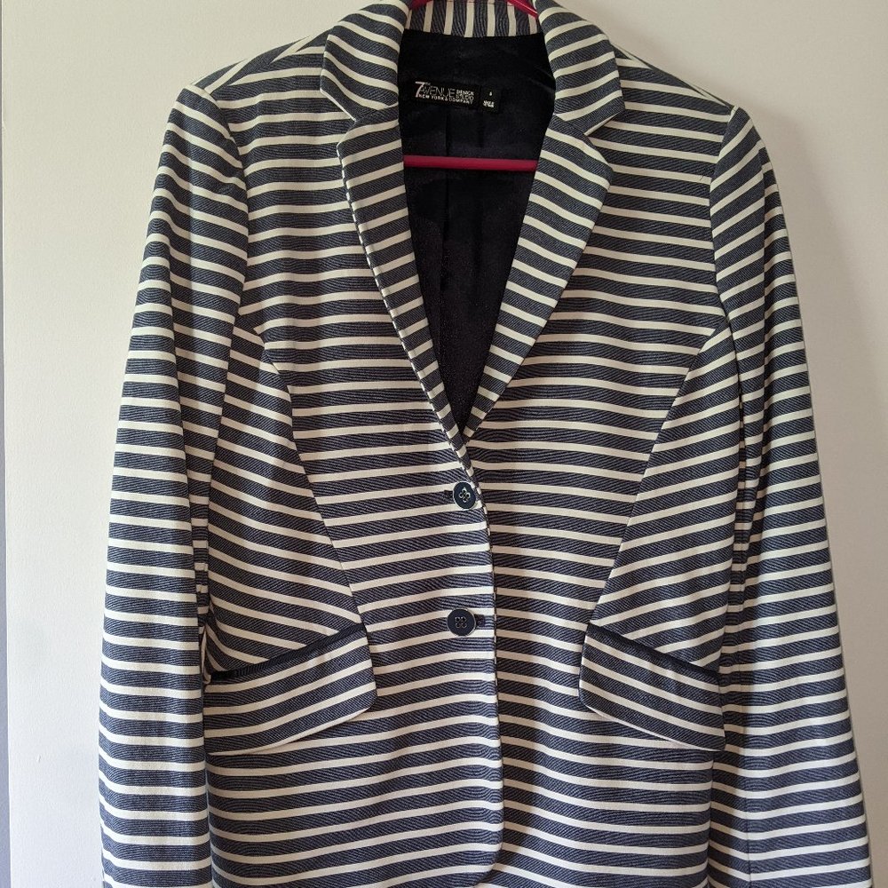 New York and Co. 7th Ave Blazer